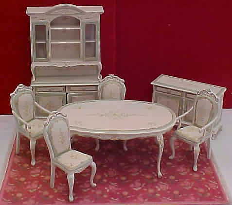 Bespaq dining room suite